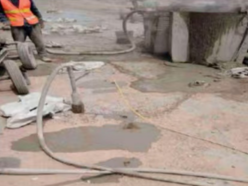 霍林郭勒水泥混凝土路面板底注浆技术 路面脱空注浆整治方案